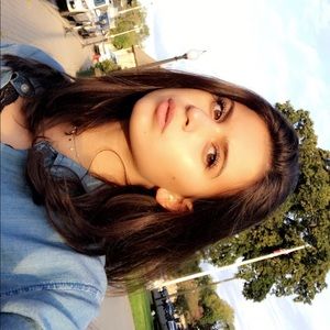 Meet your Posher, Alessandra